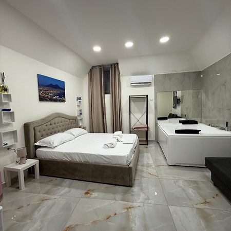 Caracciolo Suites 36 Neapel Exterior foto